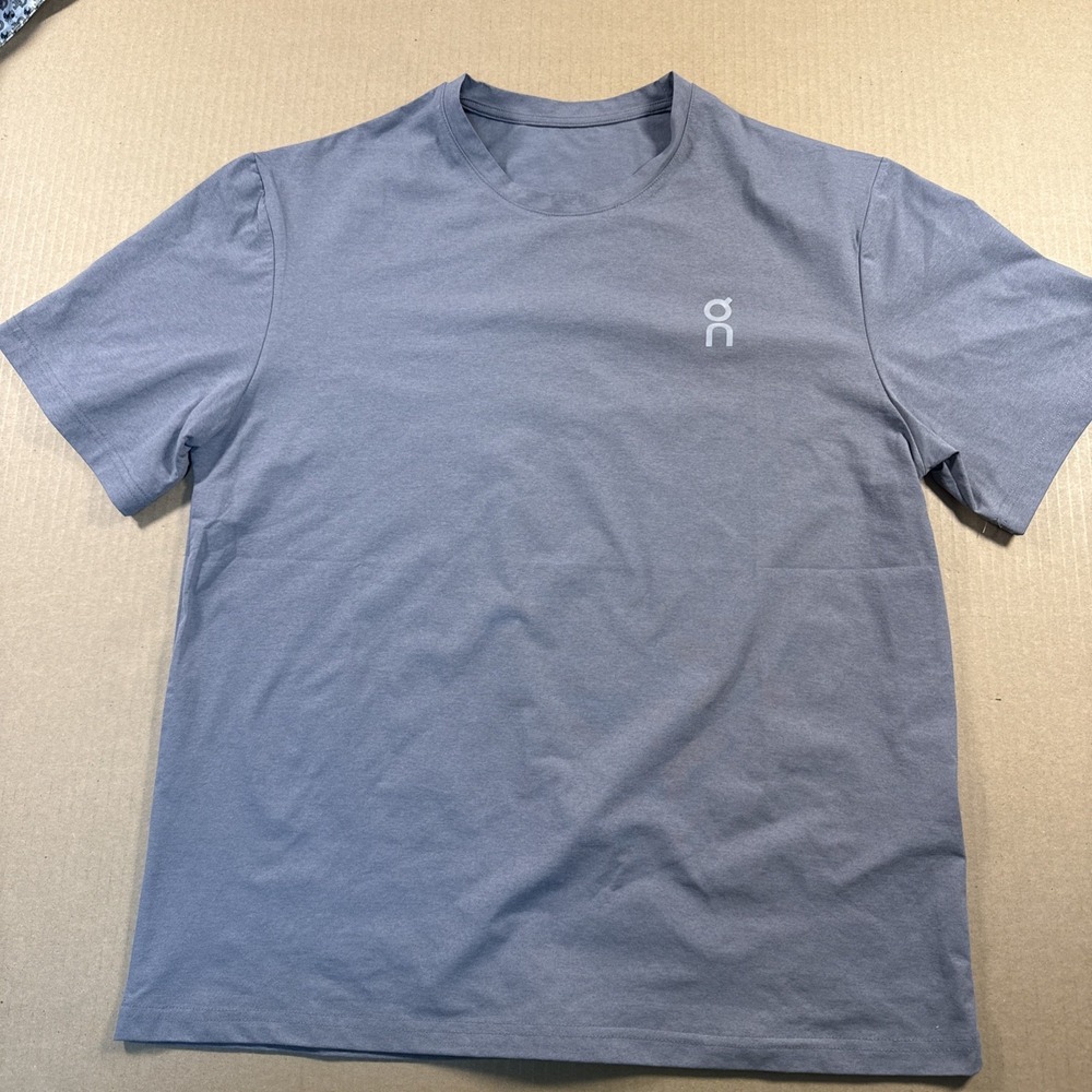 On Cloud Performance T Shirt Mens Medium Lightweight Running Training Athletic